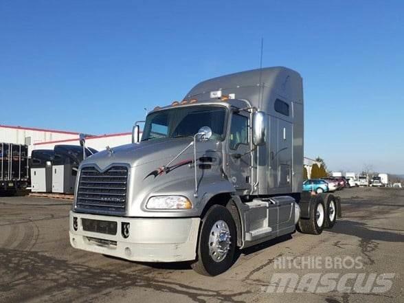 Mack PINNACLE CXU613 Sattelzugmaschinen