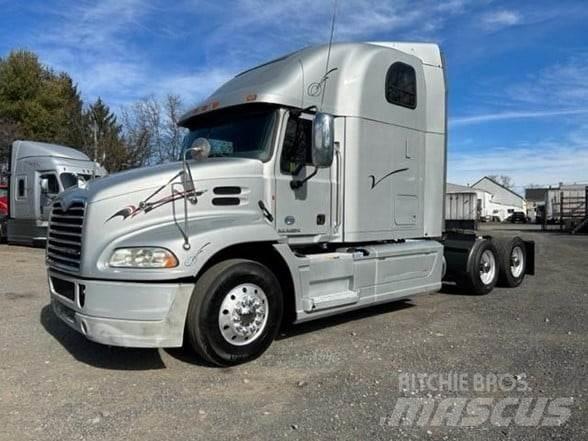 Mack PINNACLE CXU613 Sattelzugmaschinen