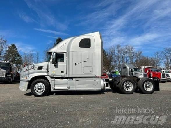 Mack PINNACLE CXU613 Sattelzugmaschinen