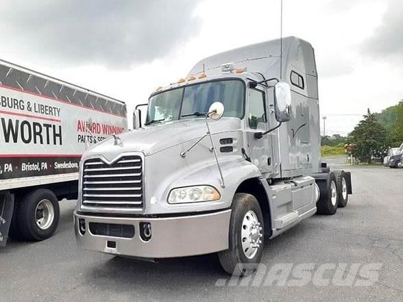 Mack PINNACLE CXU613 Sattelzugmaschinen