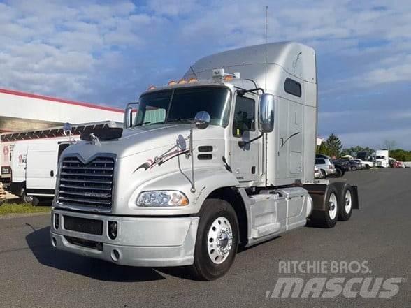 Mack PINNACLE CXU613 Sattelzugmaschinen