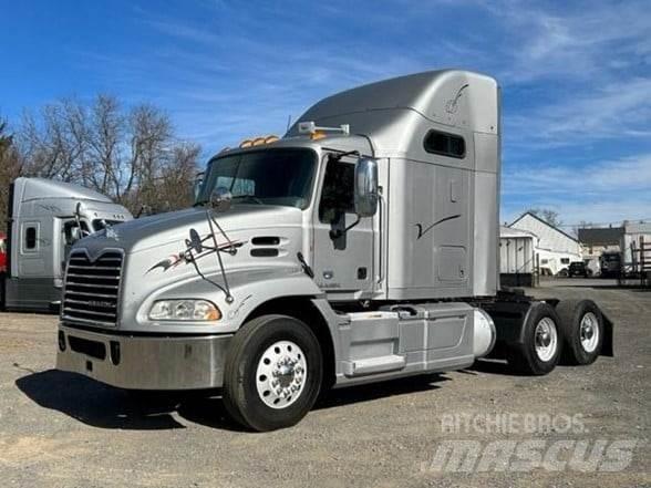 Mack PINNACLE CXU613 Sattelzugmaschinen