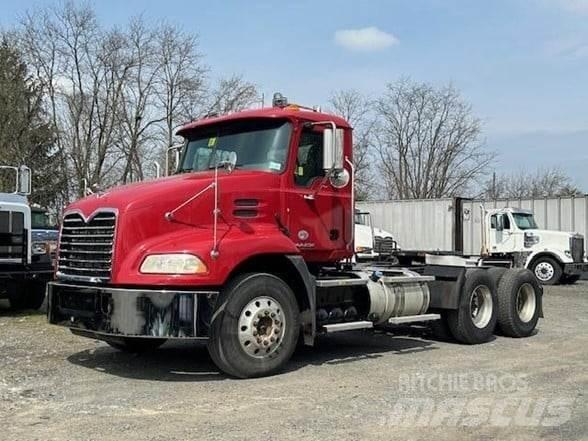 Mack PINNACLE CXU613 Sattelzugmaschinen