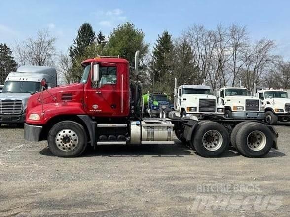 Mack PINNACLE CXU613 Sattelzugmaschinen
