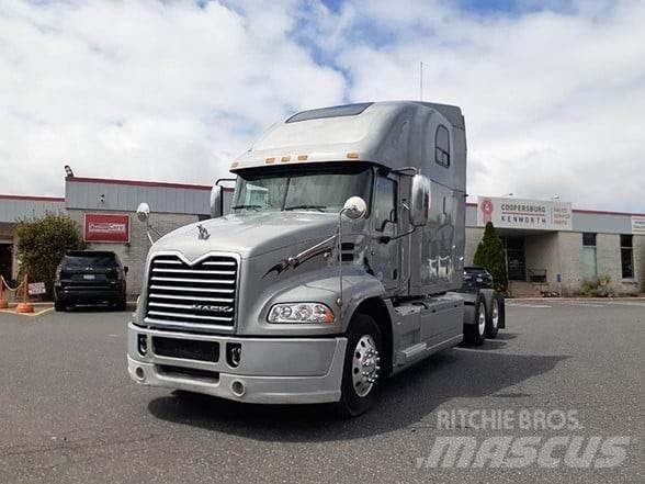 Mack PINNACLE CXU613 Sattelzugmaschinen