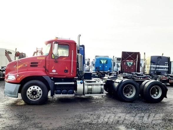 Mack PINNACLE CXU613 Sattelzugmaschinen