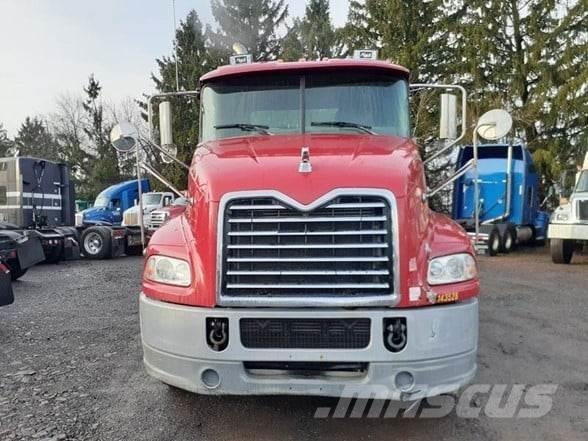 Mack PINNACLE CXU613 Sattelzugmaschinen