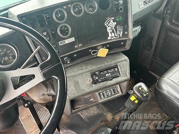 Mack RD688SX Kipper