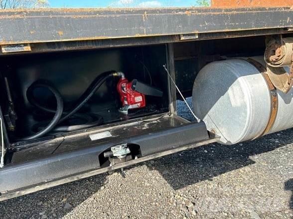 Peterbilt 330 Pritschenwagen/Pritschenwagen mit Seitenklappe