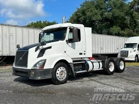 Volvo VNL64T300 Sattelzugmaschinen