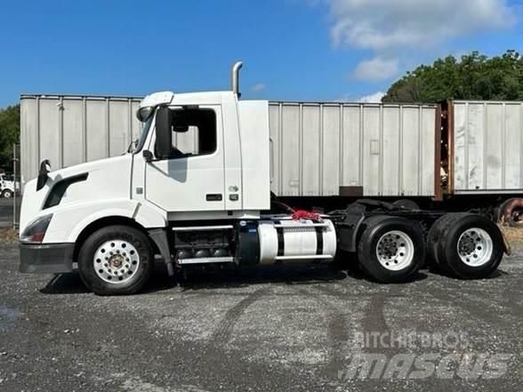 Volvo VNL64T300 Sattelzugmaschinen