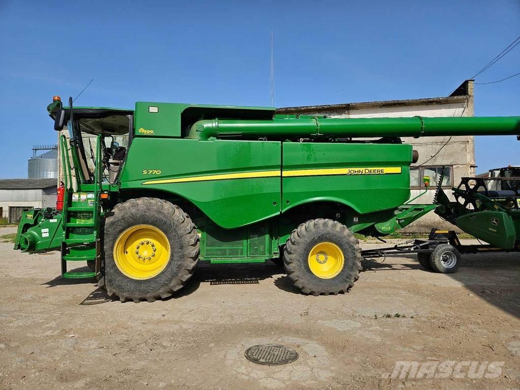 John Deere S770 Mähdrescher