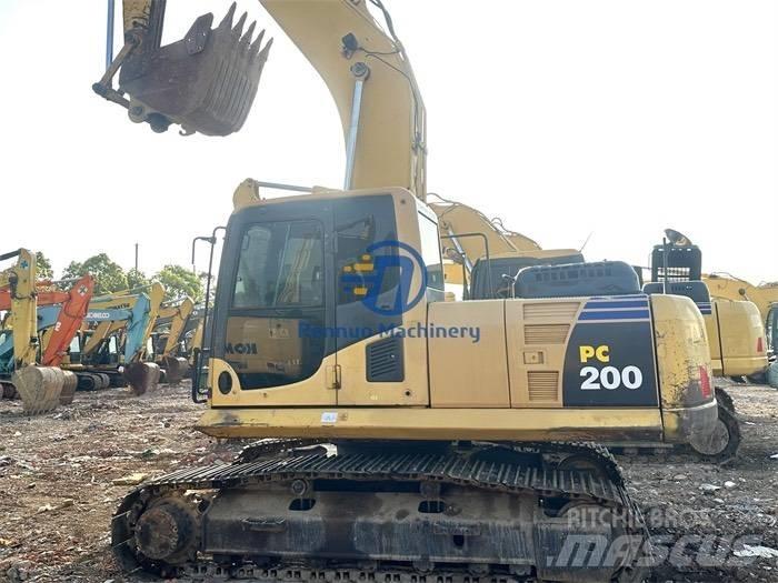 Komatsu PC200-8 Raupenbagger