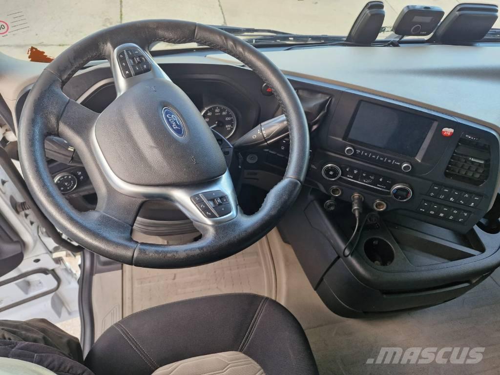 Ford F-Max Pritsche & Plane