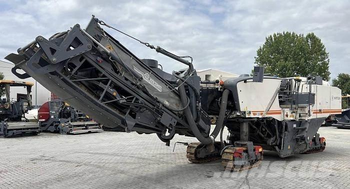 Wirtgen W 220 Asphaltfräsen