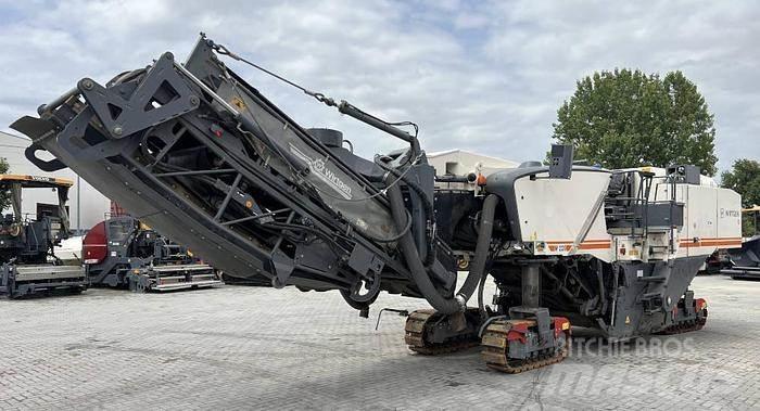 Wirtgen W 220 Asphaltfräsen
