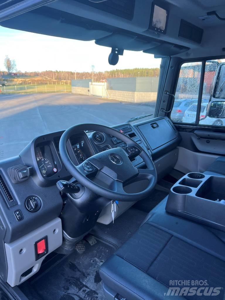 Mercedes-Benz Unimog Pritschenwagen/Pritschenwagen mit Seitenklappe