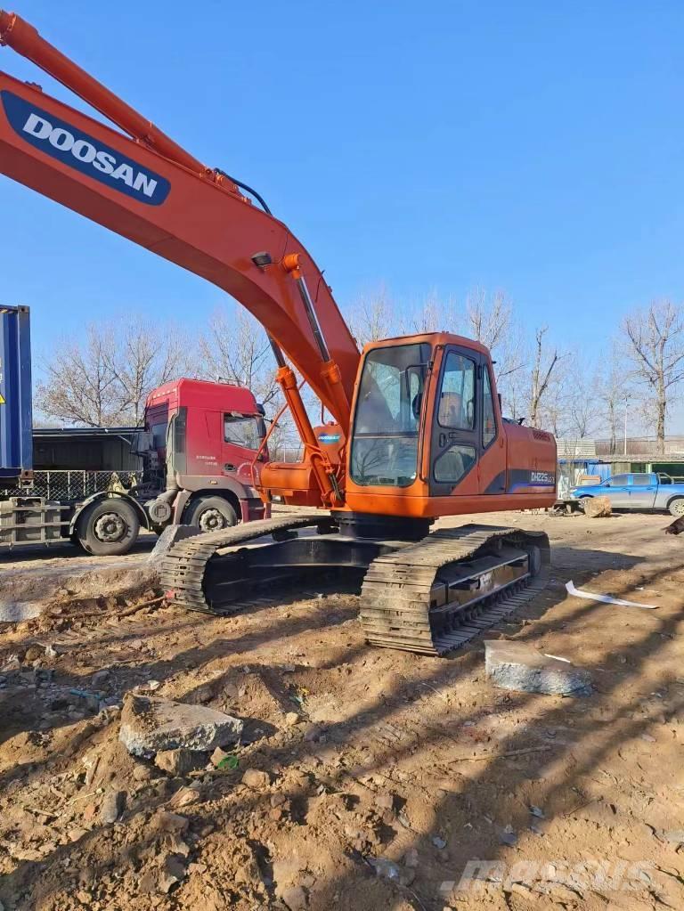 Doosan DH225LC-7 Raupenbagger