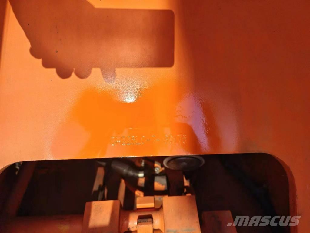 Doosan DH225LC-7 Raupenbagger