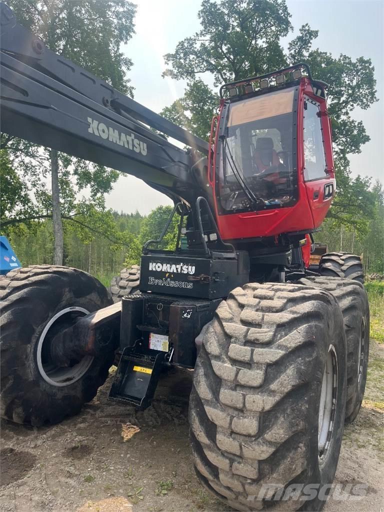 Komatsu 951 / C144 Harvester