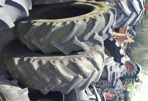  Pneus 12.4R24 Reifen