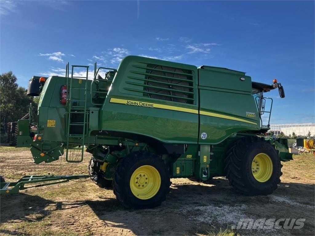 John Deere T660i Mähdrescher