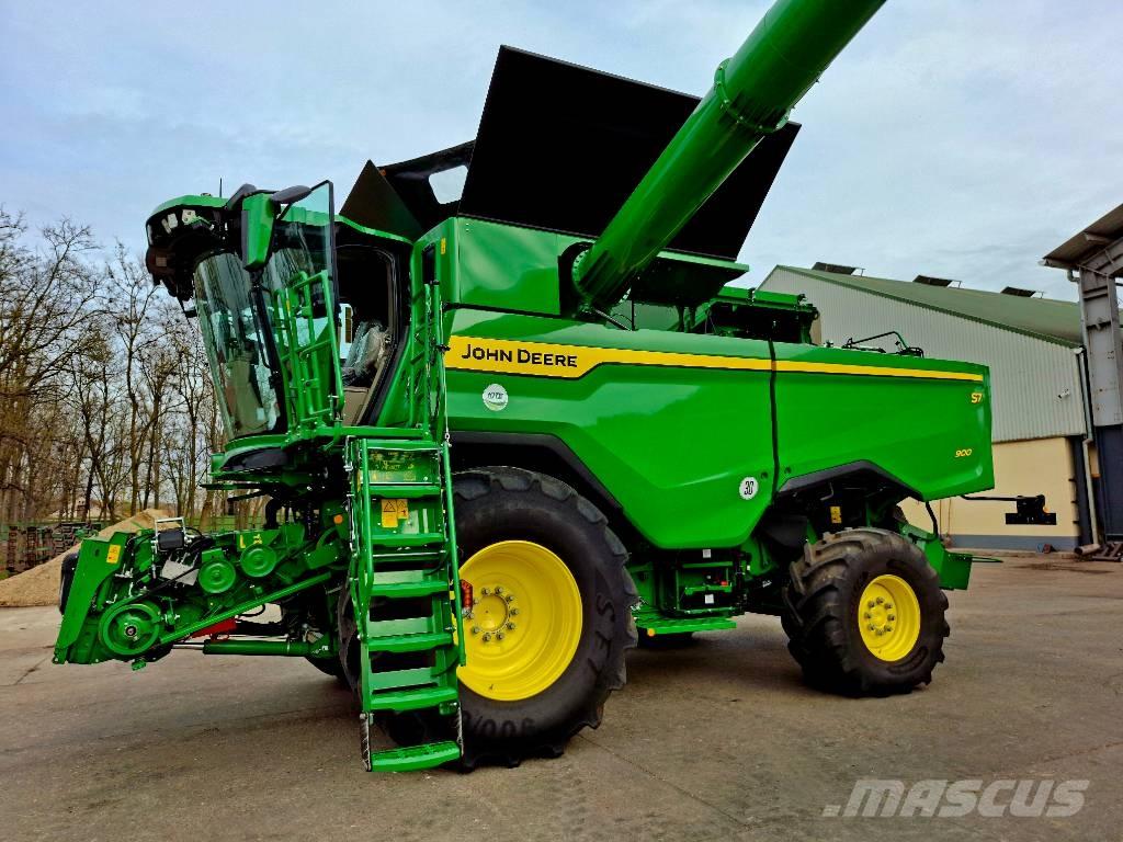 John Deere S7 900 Mähdrescher