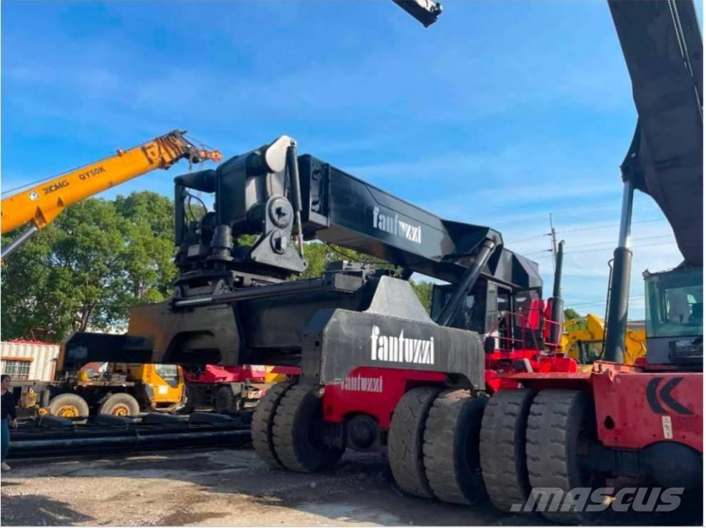 Fantuzzi CS 45 KM Reach-Stacker