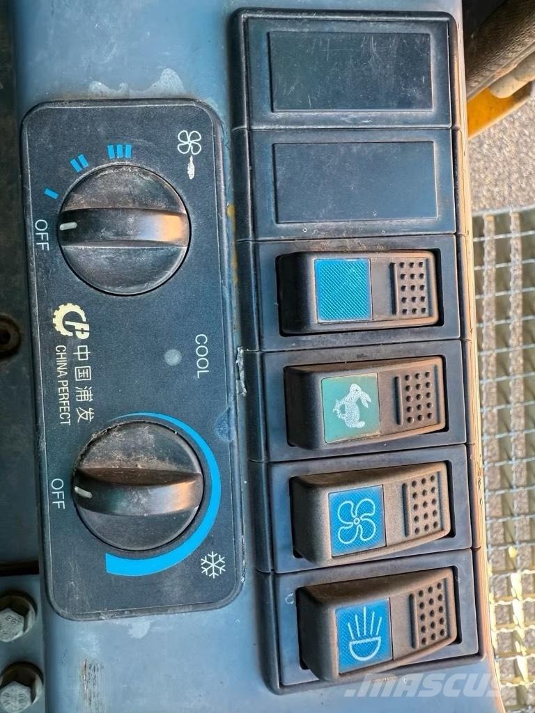 Yuchai YC 60-7 Raupenbagger