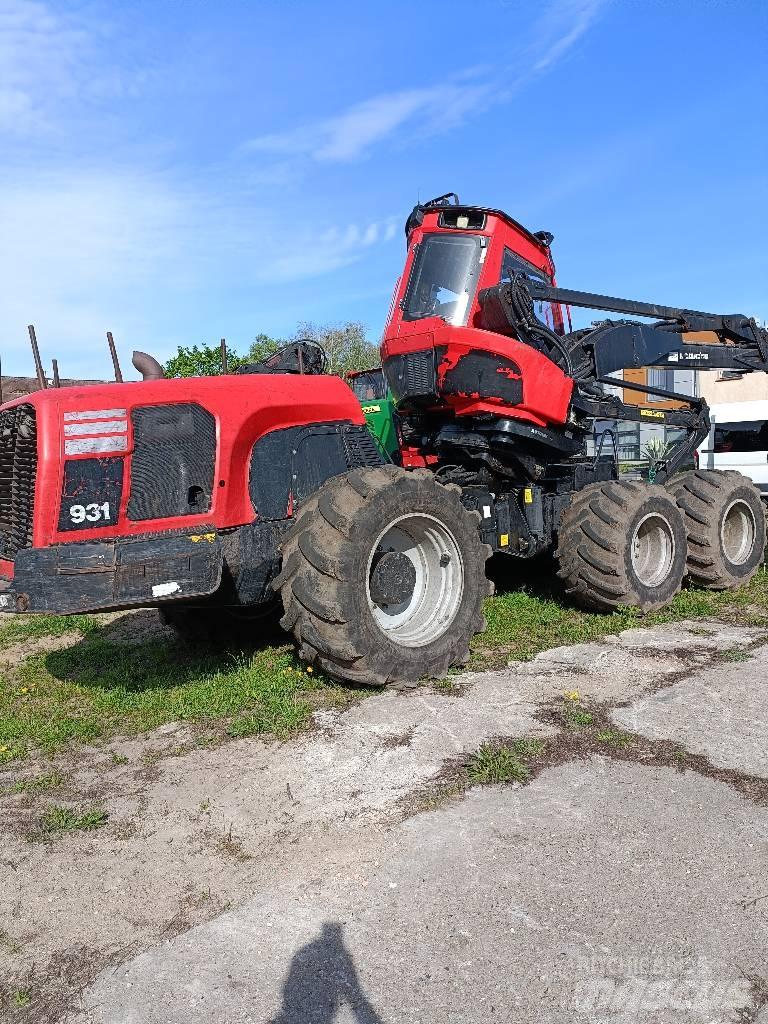 Komatsu 931 Harvester