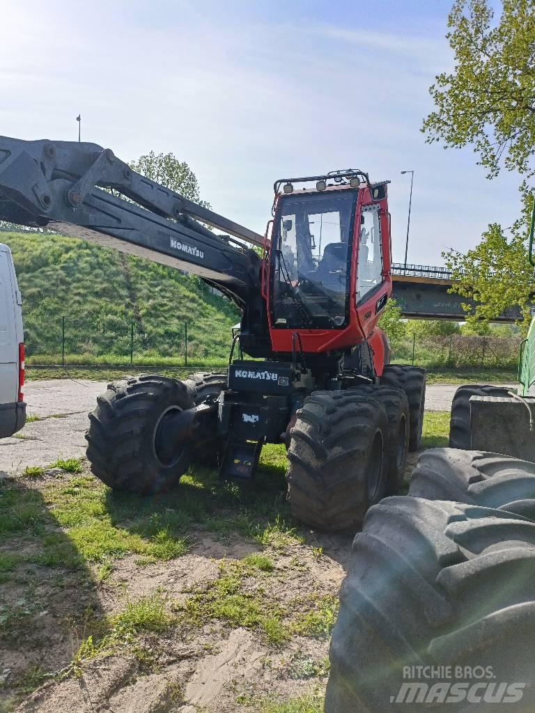 Komatsu 931 Harvester