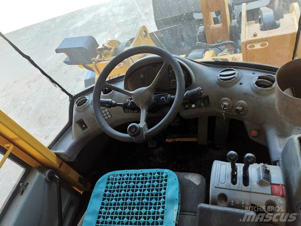 Volvo L 120 E Radlader