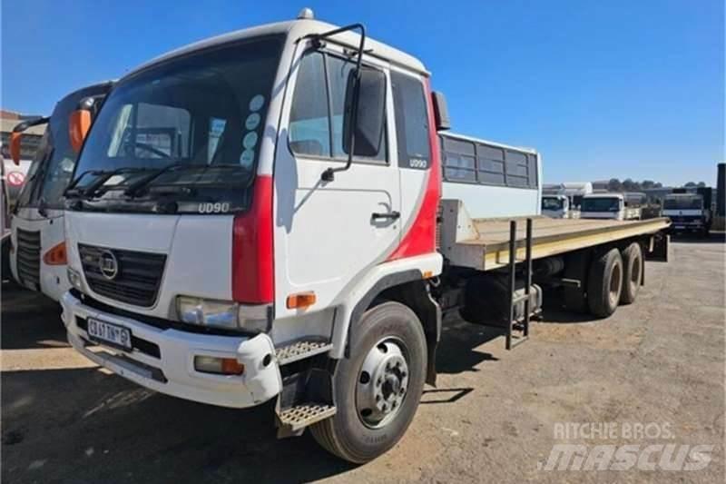 Nissan UD Andere Fahrzeuge