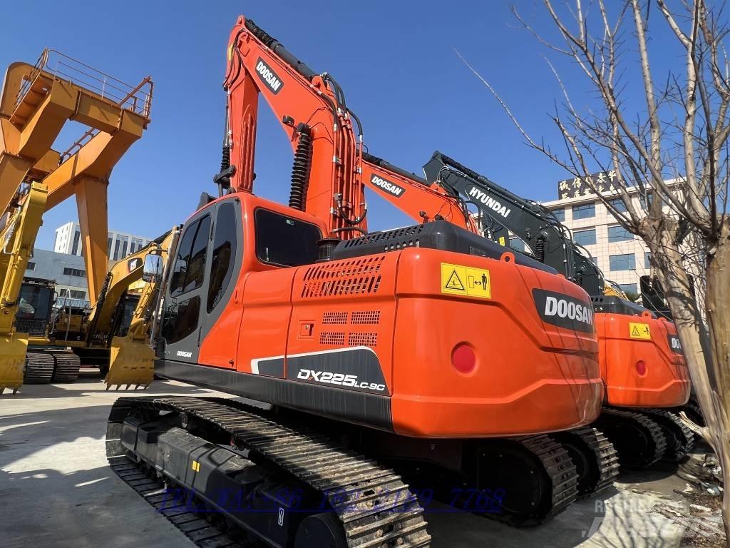 Doosan DX225 Raupenbagger
