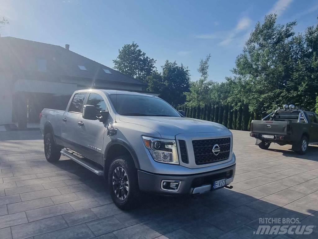 Nissan TITAN XD PRO Pickup/Pritschenwagen