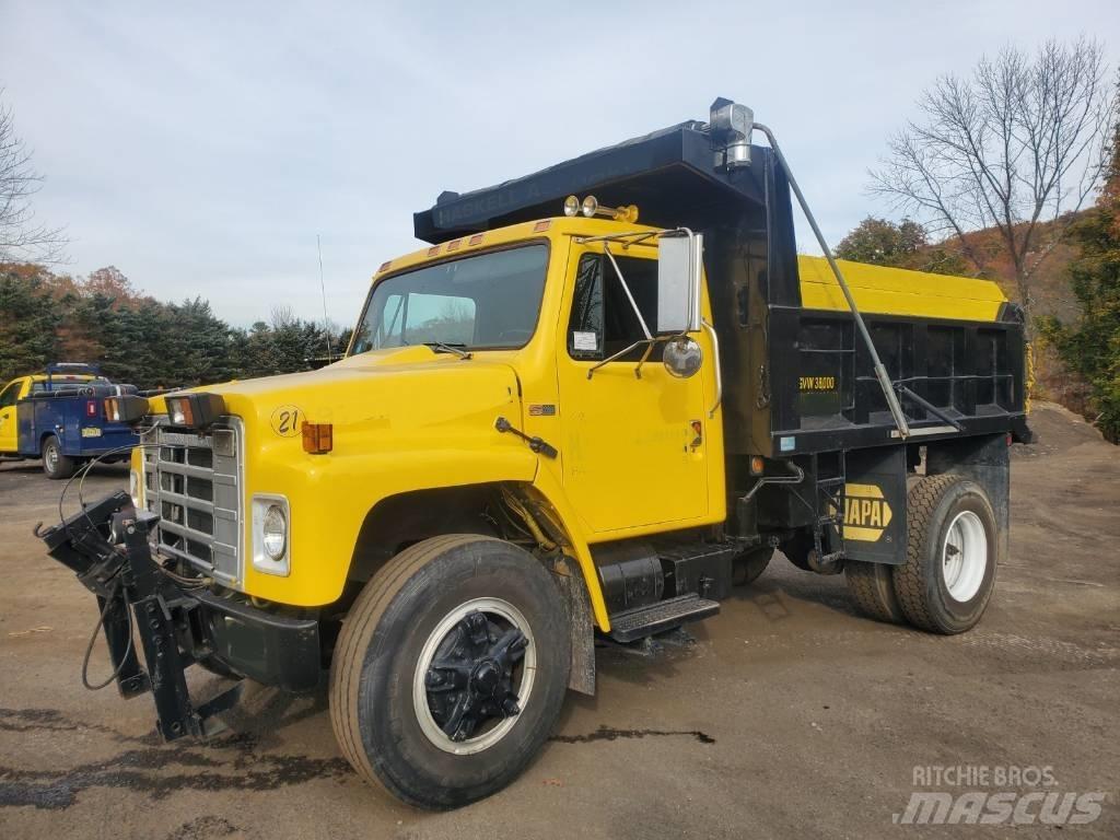 International 1752 Kipper
