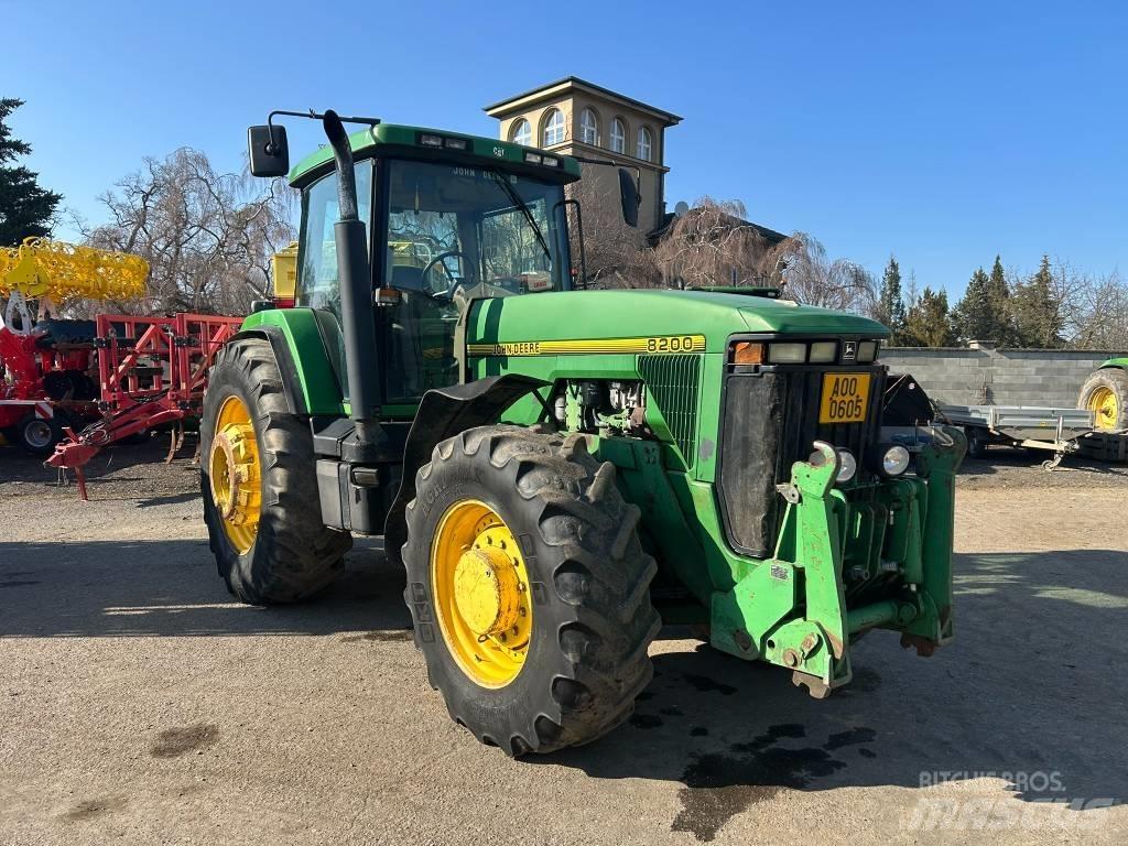 John Deere 8200 Traktoren
