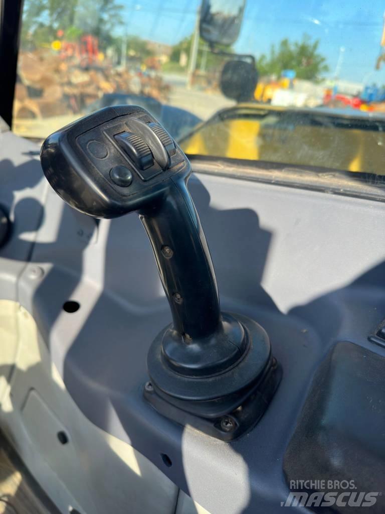 CAT TH407AG Teleskoplader für Landwirtschaft