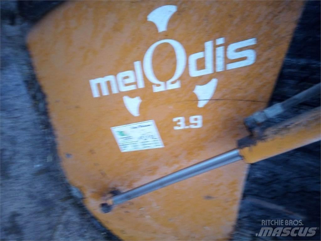Emily Mélodie 3.9 Feeder
