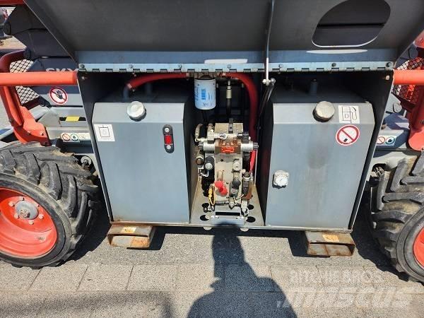 SkyJack SJ 6832 RT Scheren-Arbeitsbühnen