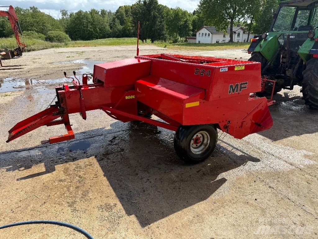 Massey Ferguson 224 Quaderpressen