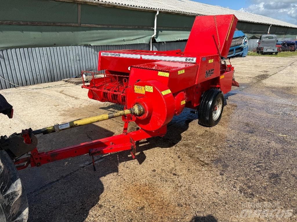 Massey Ferguson 224 Quaderpressen