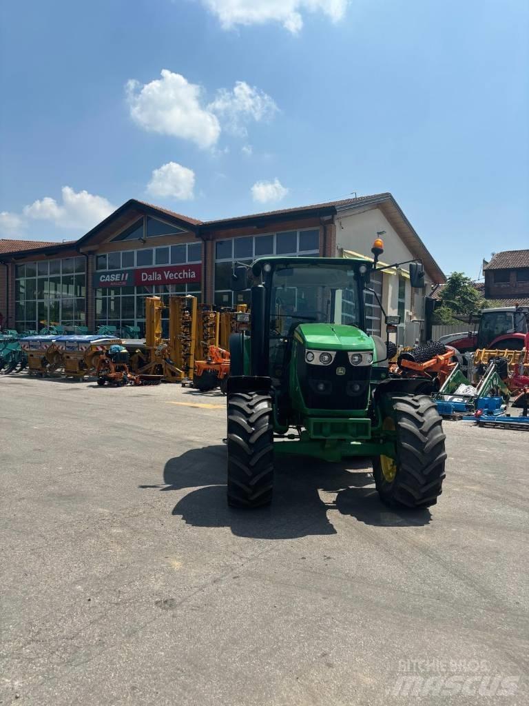 John Deere 6100 MC Traktoren