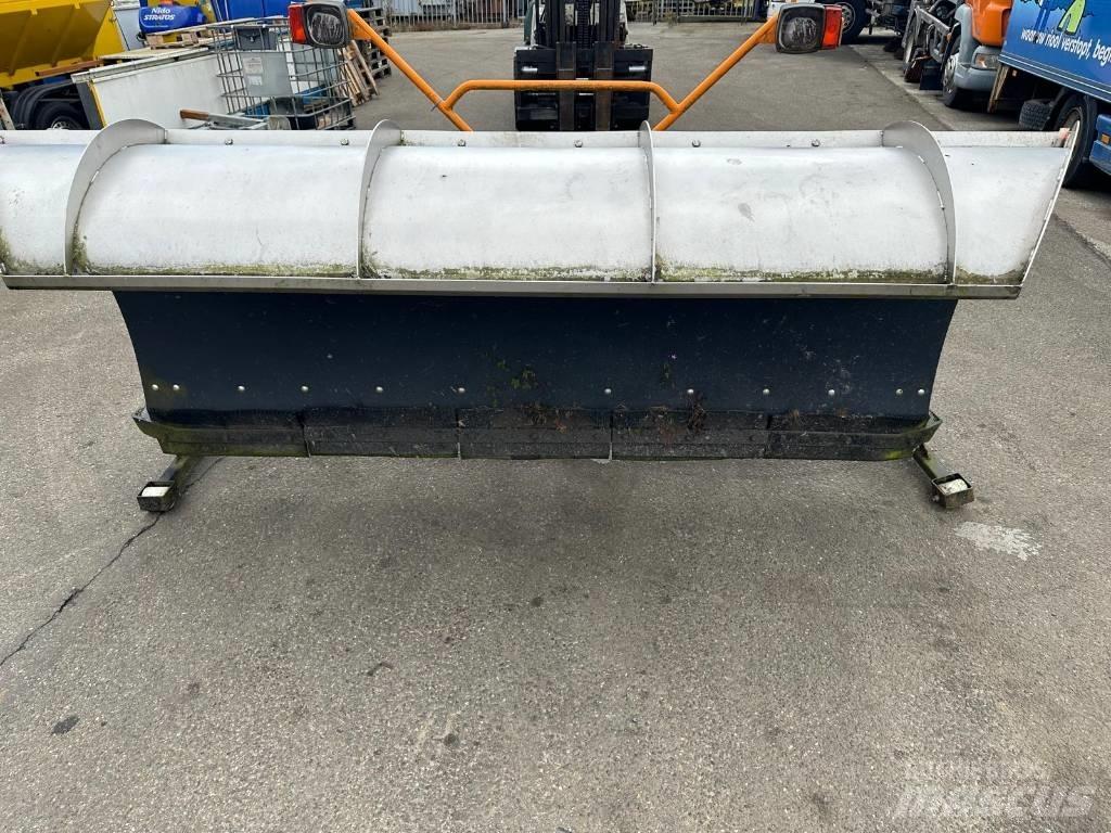 Jongerius JMK2750 Schneeschilde und -pflüge