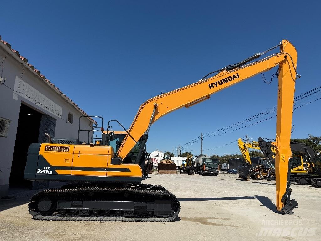 Hyundai HX220 LR Long Reach Bagger