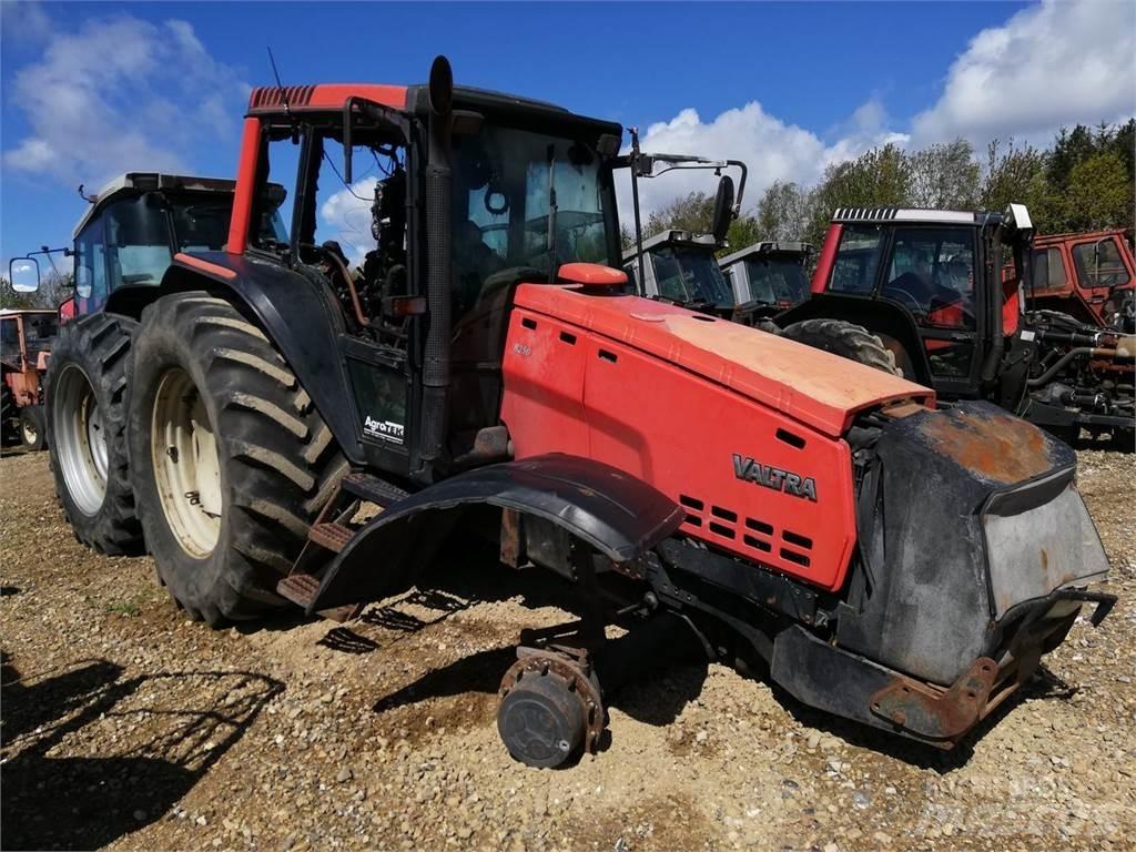Valtra 8350 Traktoren