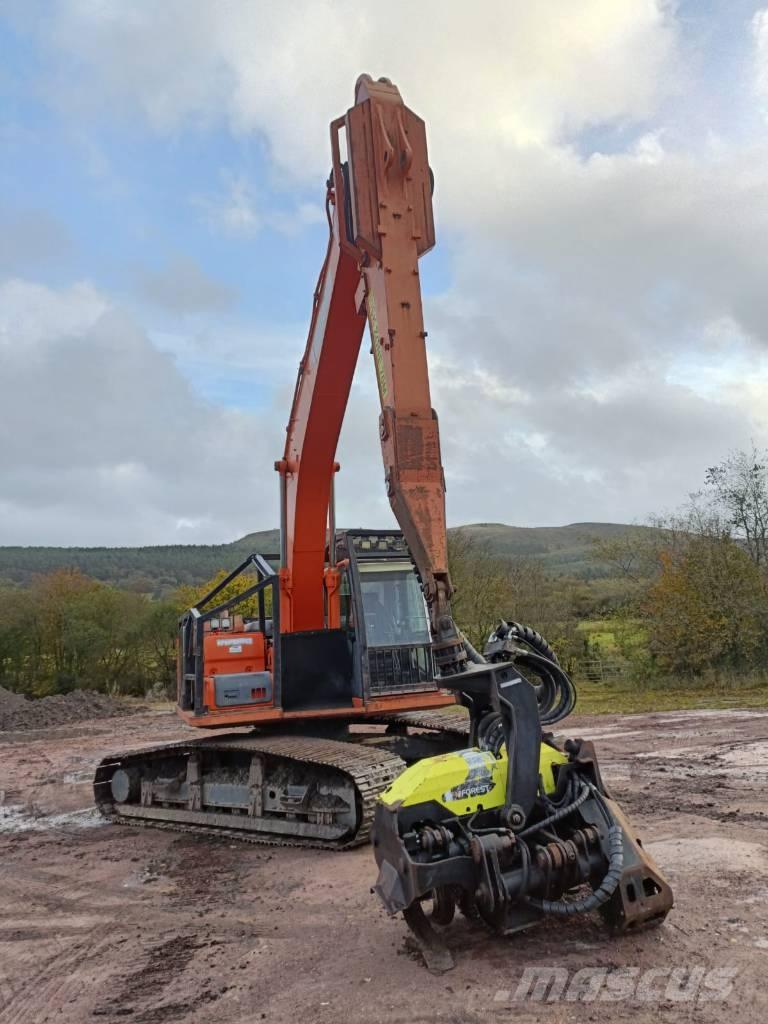 Doosan DX225 Harvester