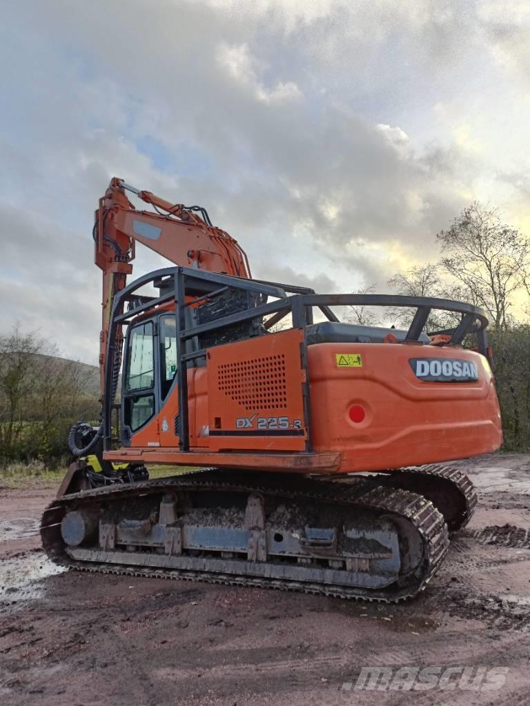 Doosan DX225 Harvester
