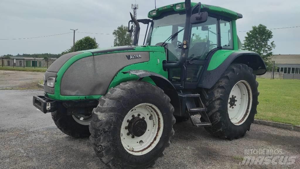 Valtra T170 Traktoren