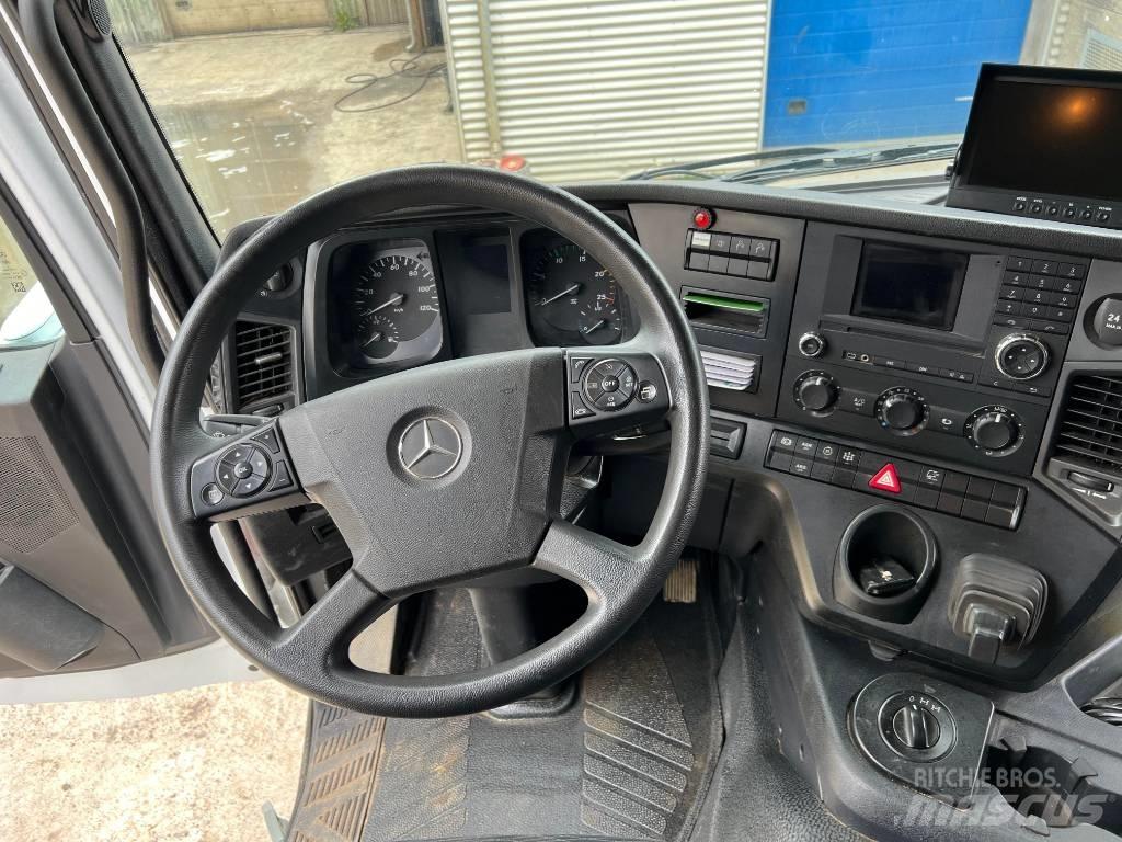 Mercedes-Benz 3246 Kranwagen